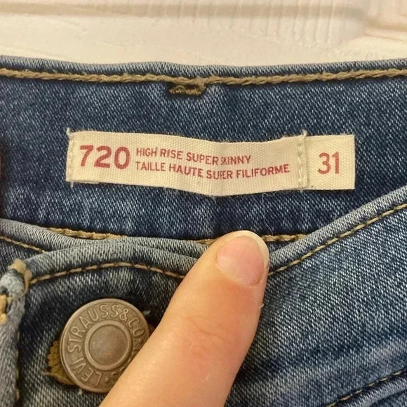 LEVI’S high rise super skinny size 31, raw  hem​ - Picture 3 of 6